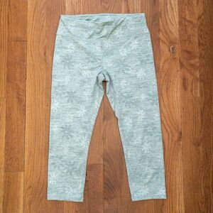 RBX athletic cropped leggings with a floral print gray size medium